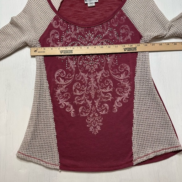 Shyanne Small Women’s Long Sleeve Knit Top Maroon White Embellished Boho - Picture 4 of 8
